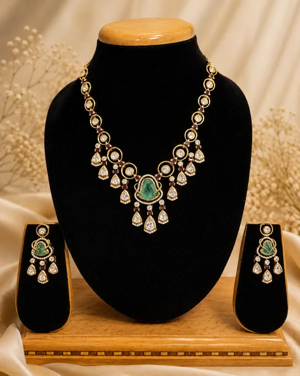 Emerald Grace Kundan Necklace Set